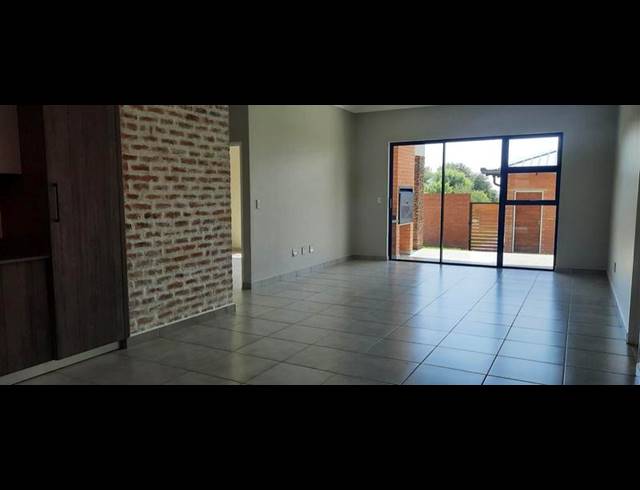 3 BEDROOM HOUSE FOR SALE IN SIX FOUNTAINS RESIDENTIAL ESTATE